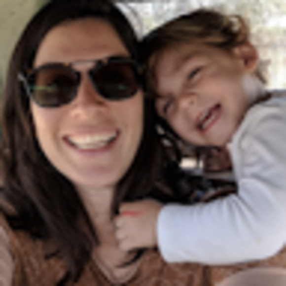 Profile Picture of Marina Marinho (@marinamarinho) on Poshmark