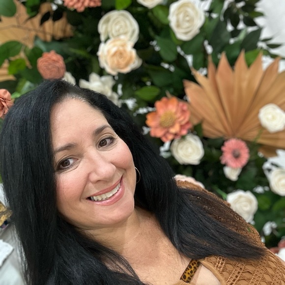 Profile Picture of Sylma Priegues (@sylmarpriegues) on Poshmark