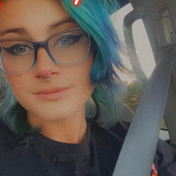 Profile Picture of Margret Wojciehowski (@margret_w) on Poshmark