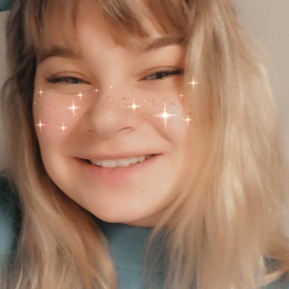 Profile Picture of Summer Cayton (@summer_cayton) on Poshmark