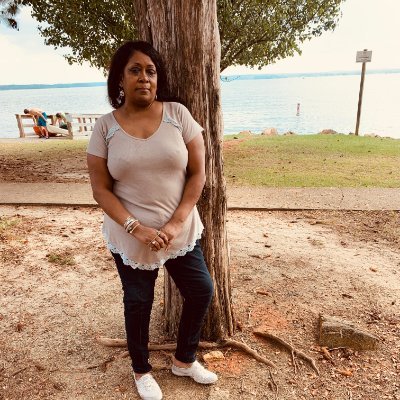 Profile Picture of Debbie Oates (@TwittlyDee62259) on Twitter