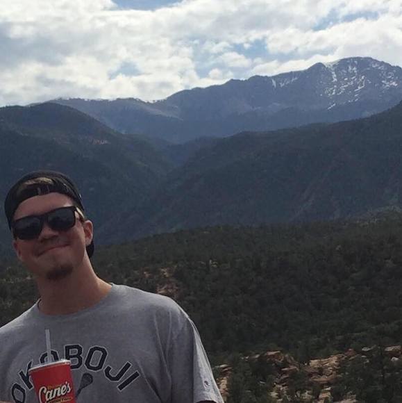 Profile Picture of James Willingham (@jameswillingham) on Poshmark
