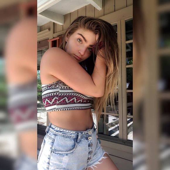 Profile Picture of Erica Shaye (@ericashaye) on Poshmark