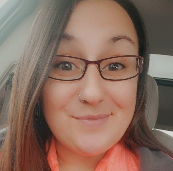 Profile Picture of Amanda Sauer (@asauer1222) on Poshmark