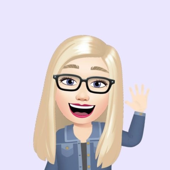 Profile Picture of Kimberley Lochowicz (@klochowicz) on Poshmark