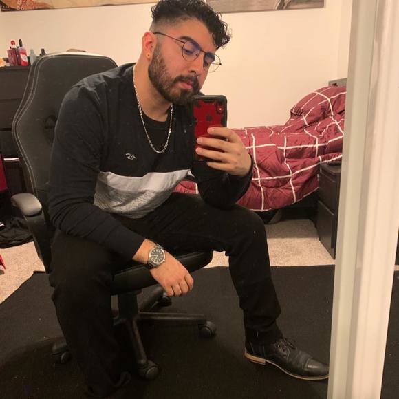 Profile Picture of Martin Cisneros (@mcisneros11) on Poshmark