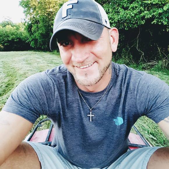 Profile Picture of Stephen Burnsed (@thisguy201115) on Poshmark