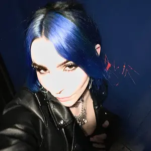 Profile Picture of   julia kuchar (@kivikatt)... (@kivikatt) on Tiktok