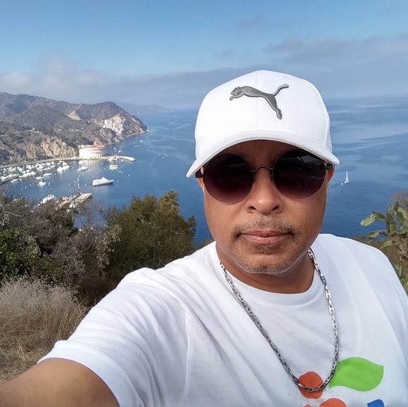 Profile Picture of Richard Medlock (@richard2110) on Poshmark