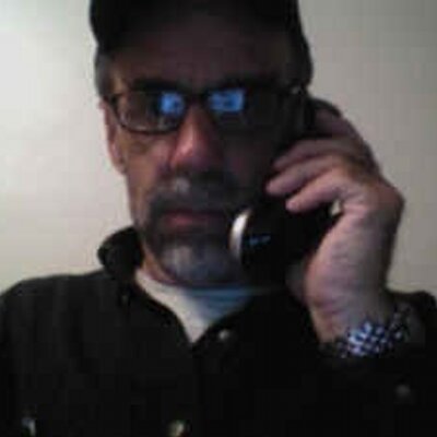 Profile Picture of Jeffrey Garrett (@TheRabbitsDesk) on Twitter