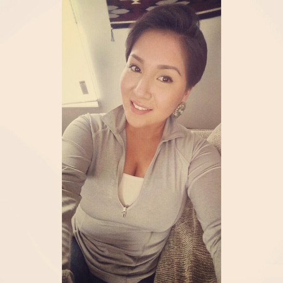 Profile Picture of Hilary Nodestine (@bottle_rockett) on Poshmark