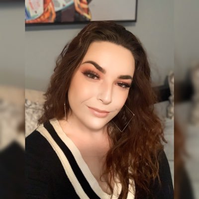 Profile Picture of Smoky.sky  💋 (@skybo160) on Twitter