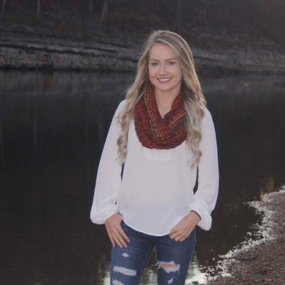 Bobbie Neustel - Poshmark Profile Picture of Bobbie Neustel (@bobbie_n) on Poshmark