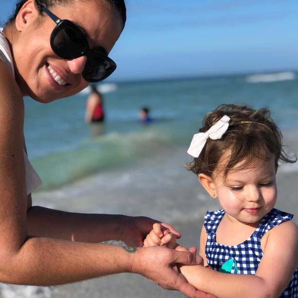 Profile Picture of Nova King (@nukhets) on Poshmark