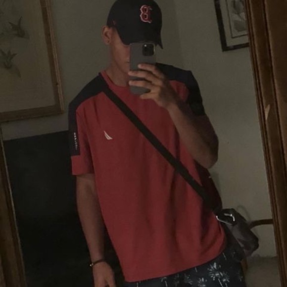 Profile Picture of Hainer Orozco ricardo (@orozcohainer) on Poshmark