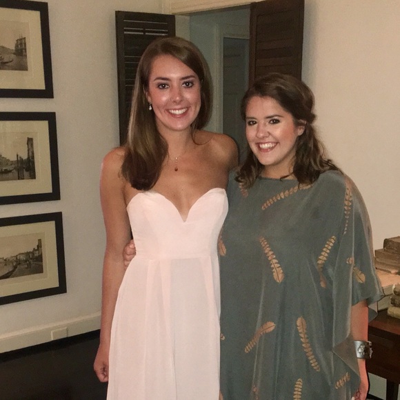 Profile Picture of Isabelle White (@isabellewhite13) on Poshmark