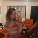 Profile Picture of Laina Davis (@lainasclothes) on Instagram