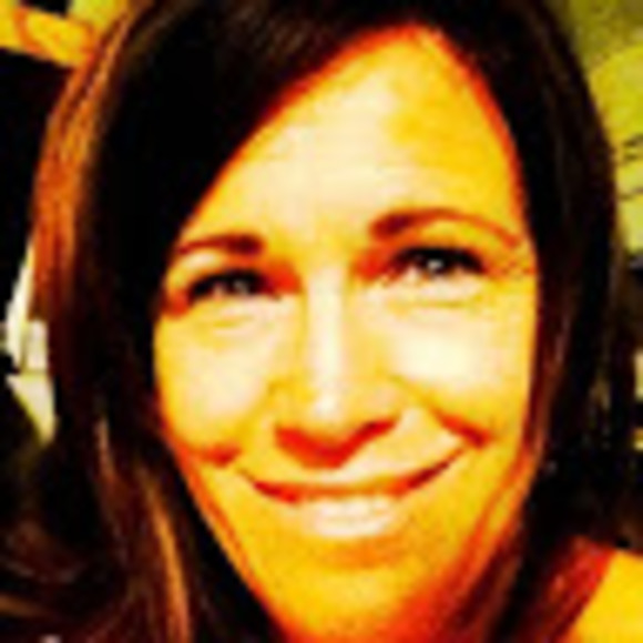 Profile Picture of Page Alapai (@pagealapai) on Poshmark