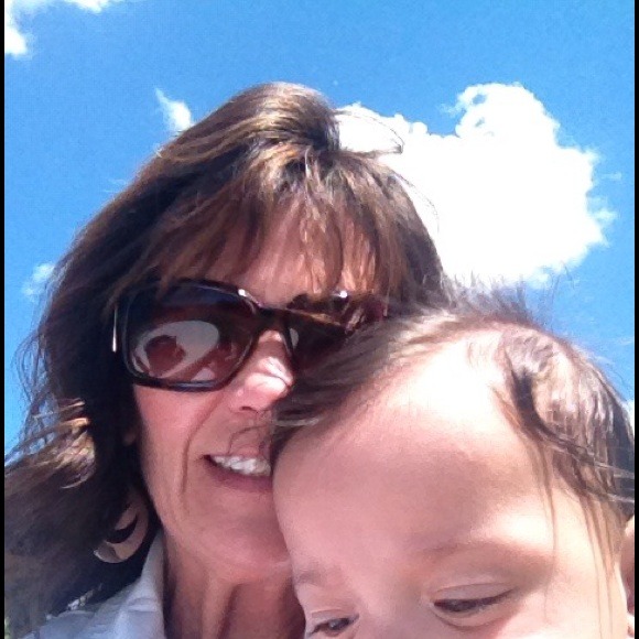 Profile Picture of Cindy Melland (@cindymell) on Poshmark