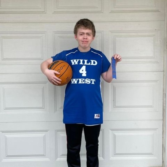 Profile Picture of Karen Larsen (@karenl_124) on Poshmark