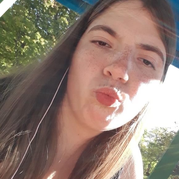 Profile Picture of Brianna Ryder (@briannaryder920) on Poshmark