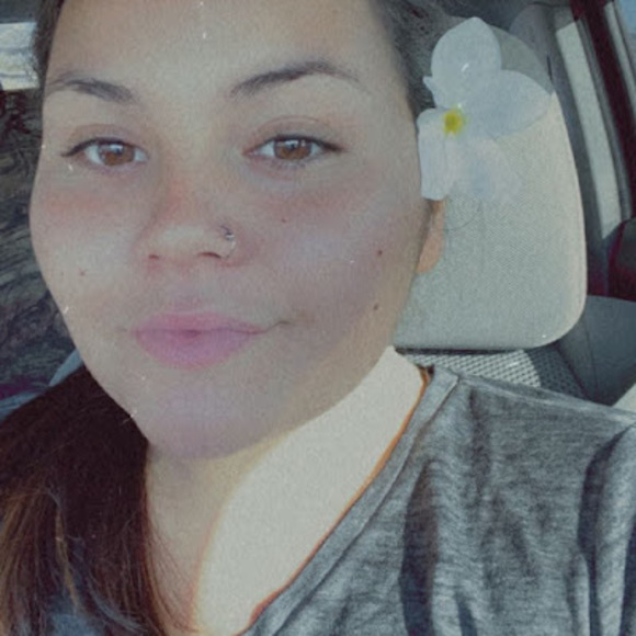 Profile Picture of Sade Kahue (@sadekahue06) on Poshmark