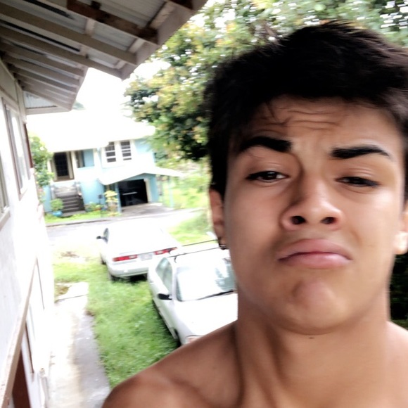 Profile Picture of Benjamin Wright (@benmichal42) on Poshmark