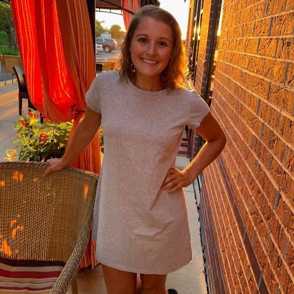 Profile Picture of Dana Gertschen (@bug_92996) on Poshmark