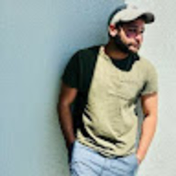 Profile Picture of Stephen Rogers (@stephenrogersbm) on Poshmark