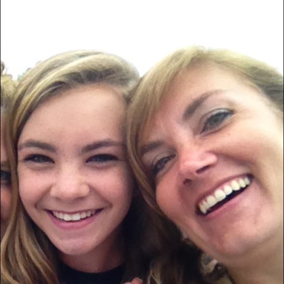 Profile Picture of Lisa Walkush (@lwalkush) on Poshmark