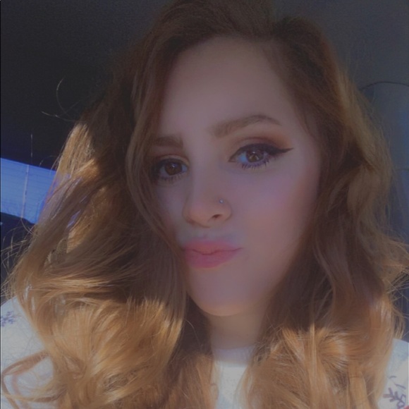 Profile Picture of Taylor Purdy (@tpurd_) on Poshmark