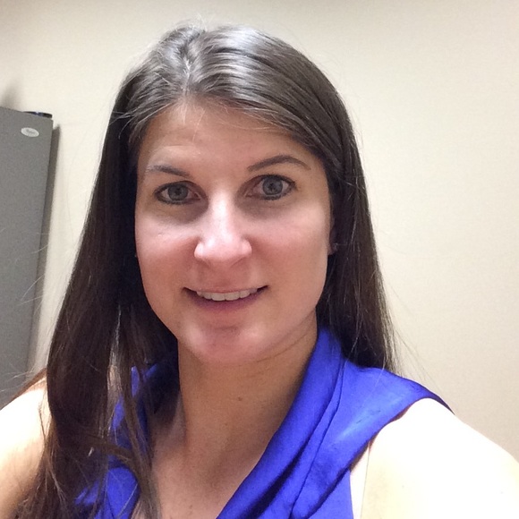 Profile Picture of Lindsey Moriarty (@lmoriarty3) on Poshmark