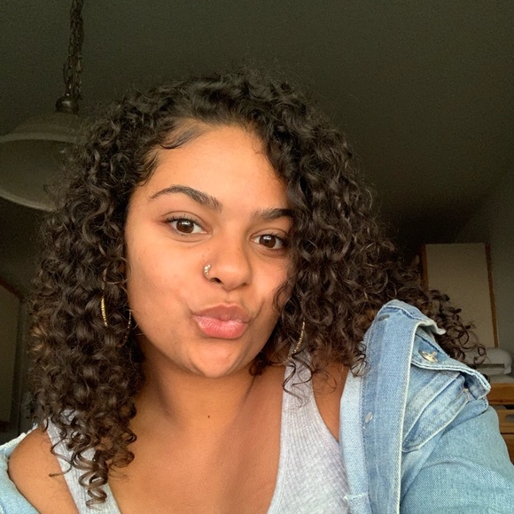 Profile Picture of Trinity Enright (@trinityenright) on Poshmark