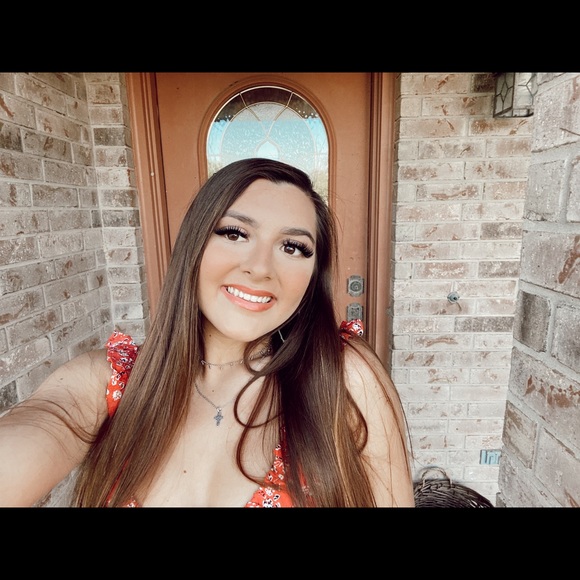 Profile Picture of Brooke Black (@brblack02) on Poshmark
