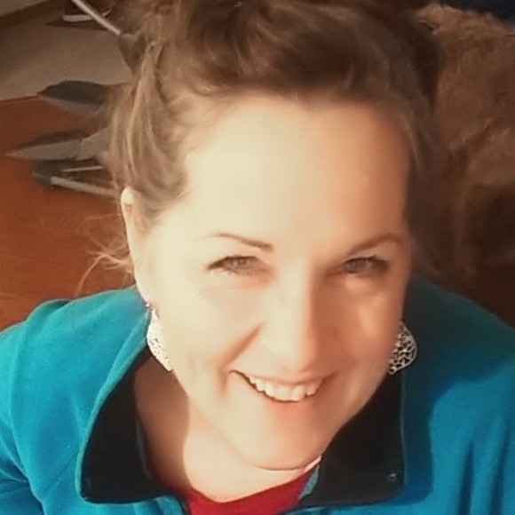 Profile Picture of Lori Dibetta (@elle_dbetta) on Poshmark