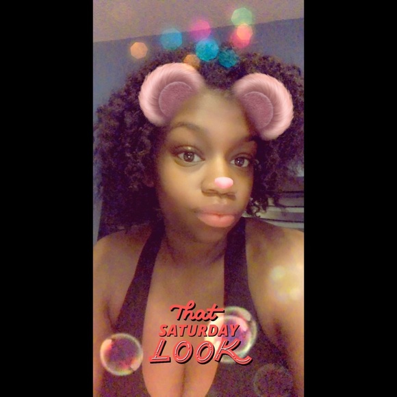 Profile Picture of Tykia W (@kiamonet) on Poshmark