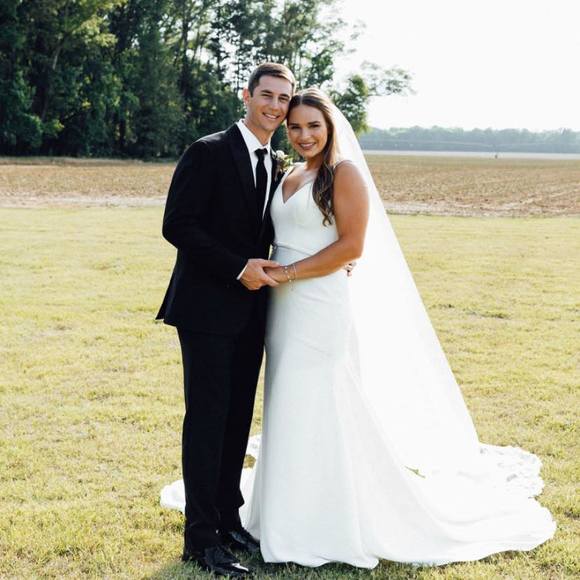 Profile Picture of Erin Schmidt (@eschmid2) on Poshmark