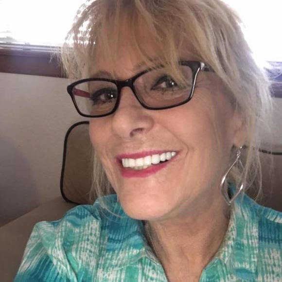 Profile Picture of Kimberly Kunkle (@kdkrockslv) on Poshmark