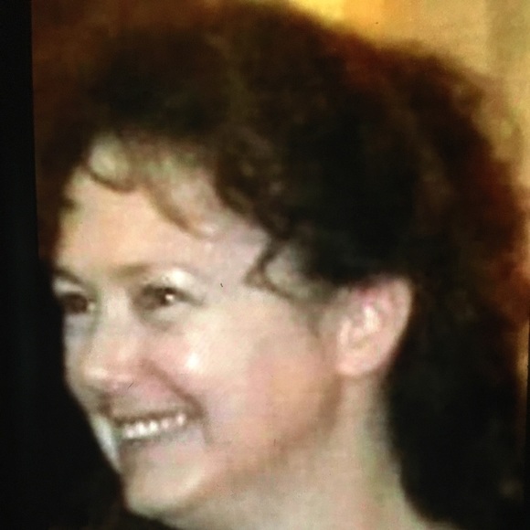 Kathy Fussell - Poshmark Profile Picture of Kathy Fussell (@snoscarlet) on Poshmark