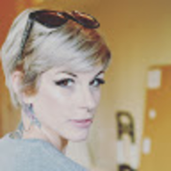 Profile Picture of Angela Kilgore (@angelakilgor108) on Poshmark