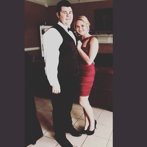 Profile Picture of Allie Turner (@alliet1999) on Poshmark