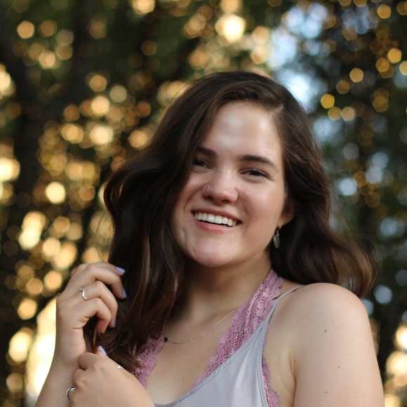 Profile Picture of Sierra chaney Rose (@chaneyfaith) on Poshmark