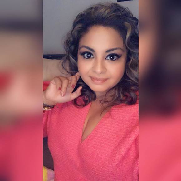 Profile Picture of Karla Uceda (@karlauceda) on Poshmark