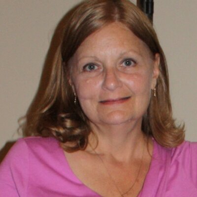 Profile Picture of Donna Moore (@domoo2) on Twitter