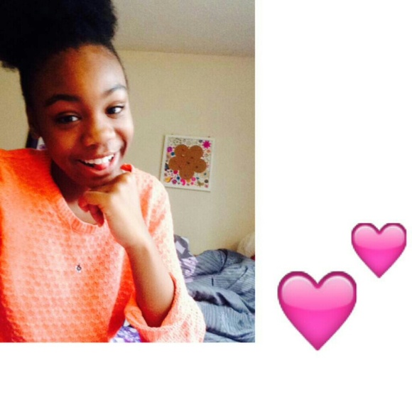 Profile Picture of Keoni Wood (@keoni) on Poshmark