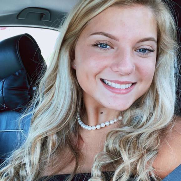 Profile Picture of Brynn Taylor (@brynn_taylor) on Poshmark