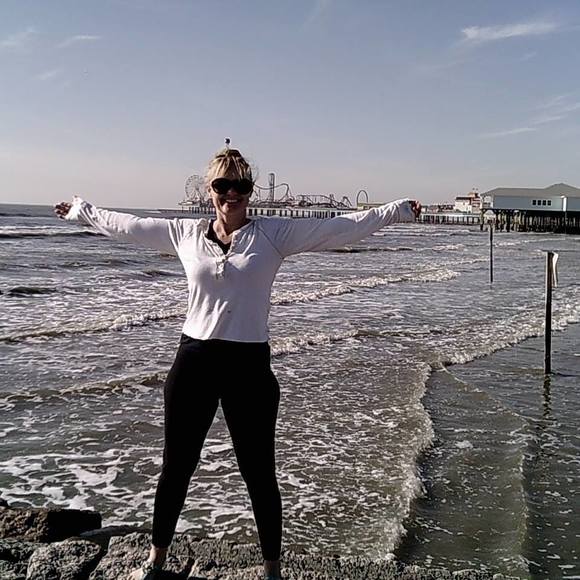 Profile Picture of Sherry Dowding (@wench1) on Poshmark
