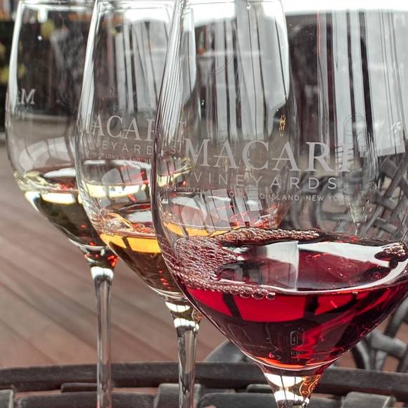 Profile Picture of Tina Petri waterman (@tpw0427) on Poshmark