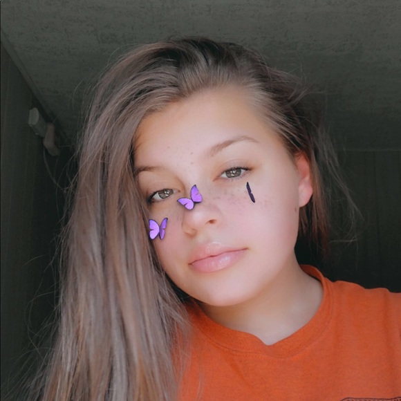 Profile Picture of Haley Roy (@haleyroy585) on Poshmark