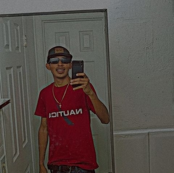 Profile Picture of Álvaro Jose (@alvarojose123) on Poshmark